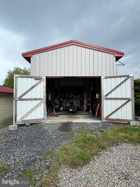 1577 STREAMSIDE DRIVE