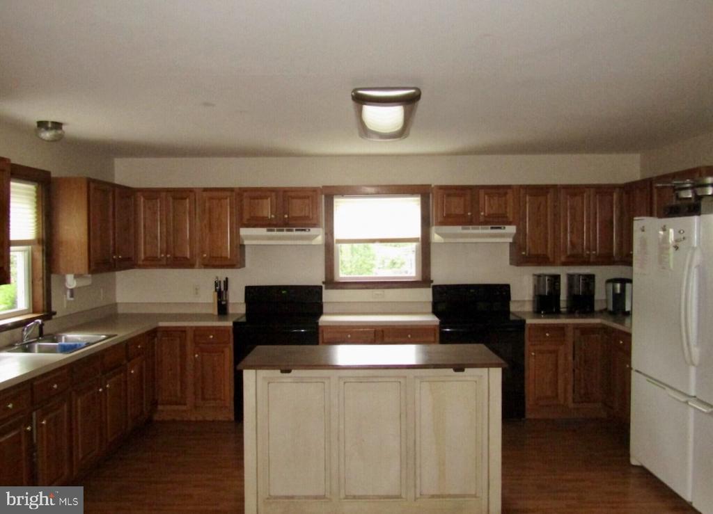 1624 SMOKEY HOLLOW ROAD