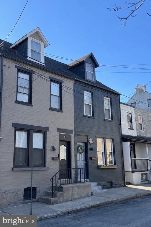 614 LAFAYETTE STREET