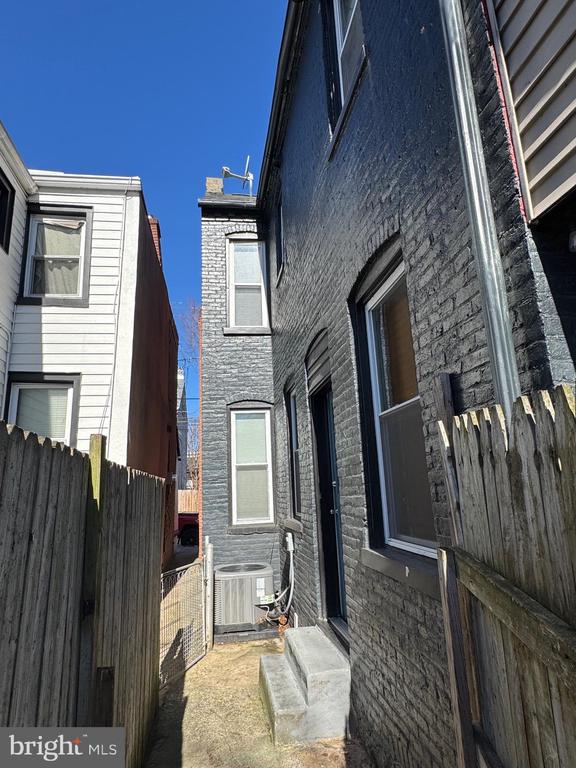 614 LAFAYETTE STREET