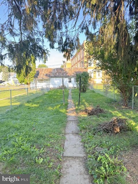 320 N RAILROAD STREET