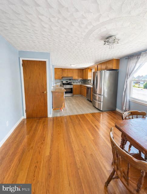 555 WOODLAND VIEW DRIVE