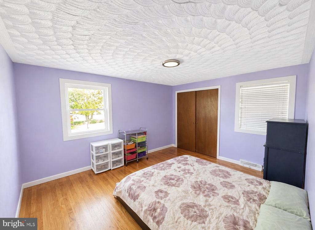 555 WOODLAND VIEW DRIVE