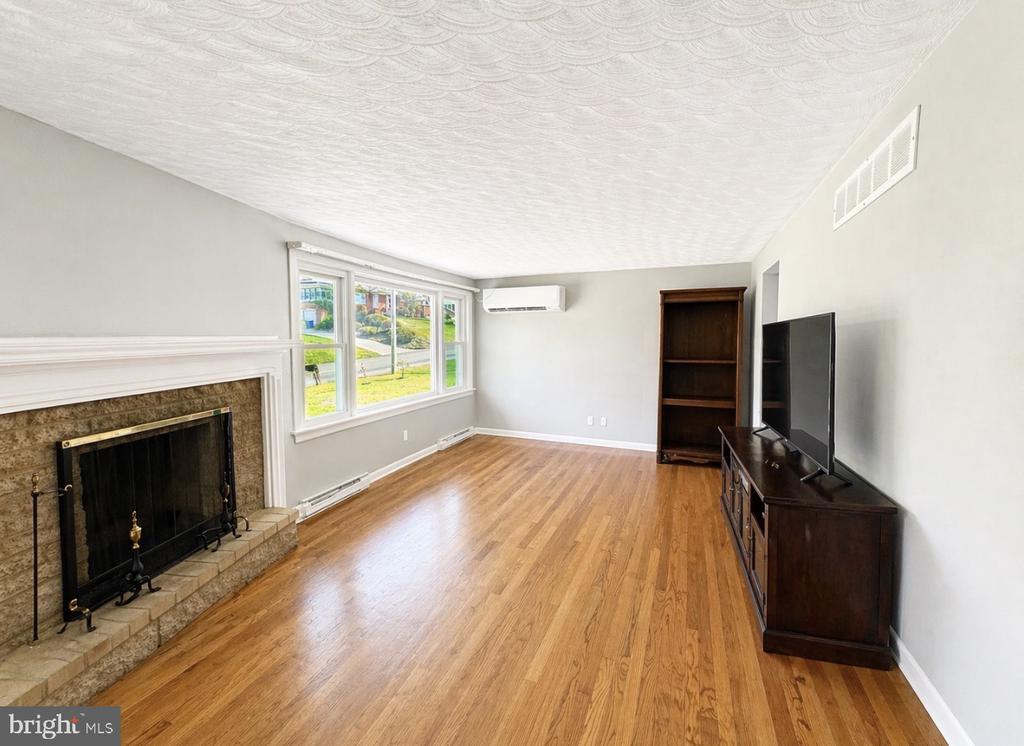 555 WOODLAND VIEW DRIVE