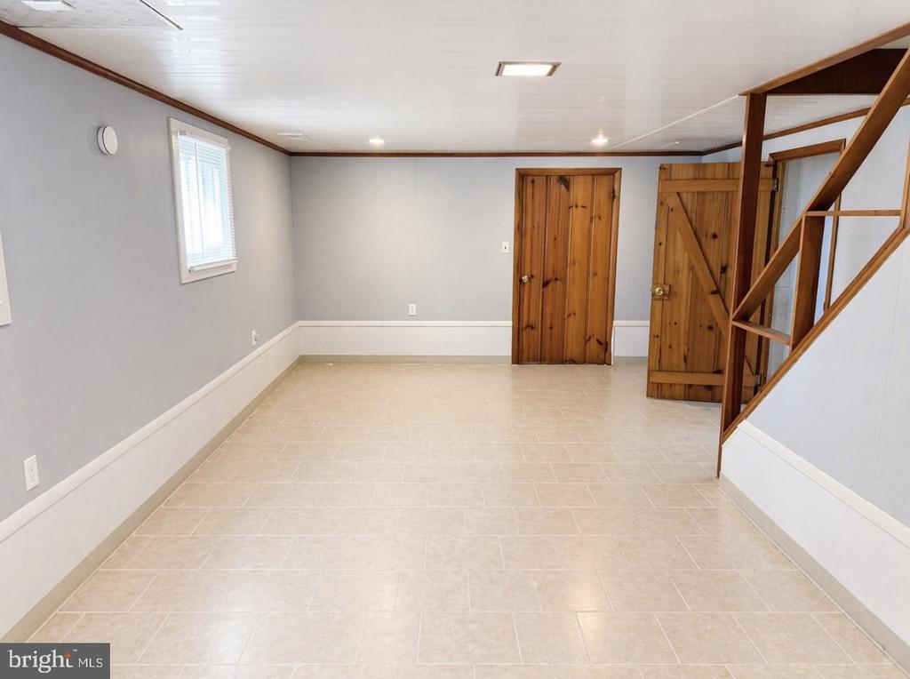 555 WOODLAND VIEW DRIVE