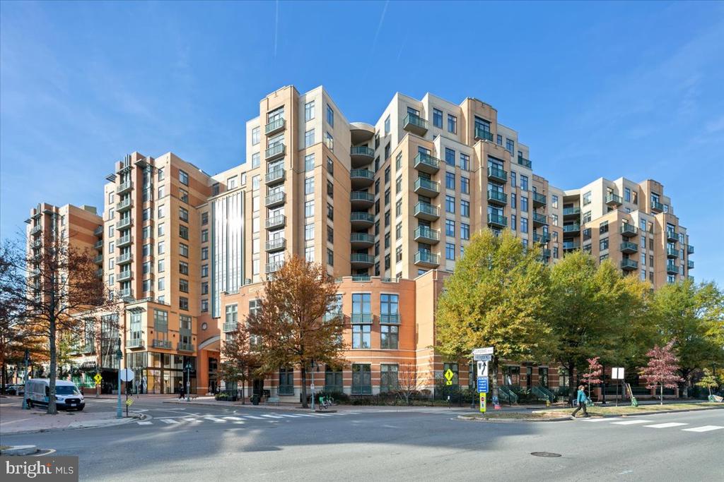 2720 S ARLINGTON MILL DRIVE Unit: 1107