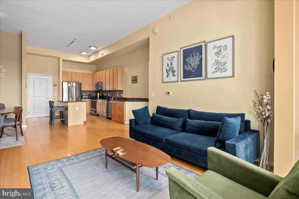 2720 S ARLINGTON MILL DRIVE Unit: 1107