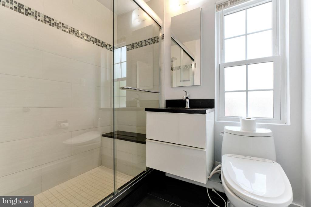 2707 ARLINGTON BOULEVARD Unit: 106