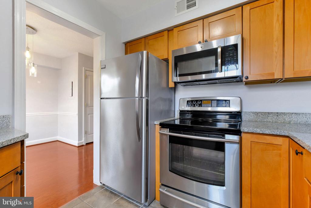 2707 ARLINGTON BOULEVARD Unit: 106
