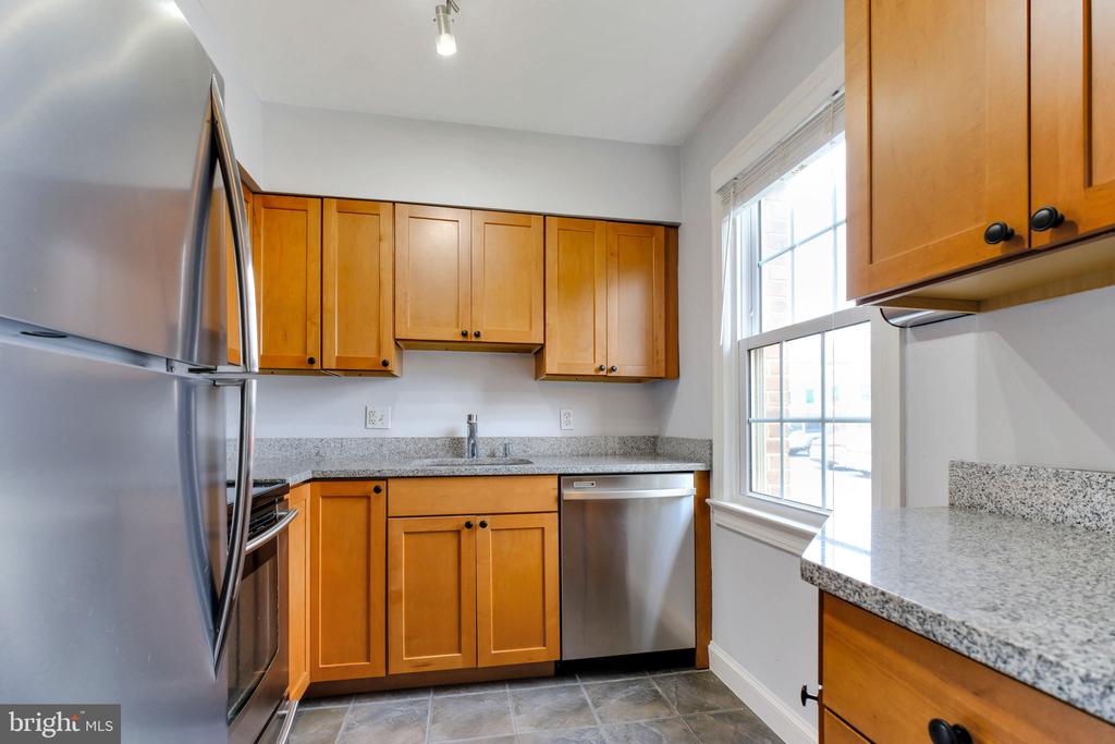 2707 ARLINGTON BOULEVARD Unit: 106