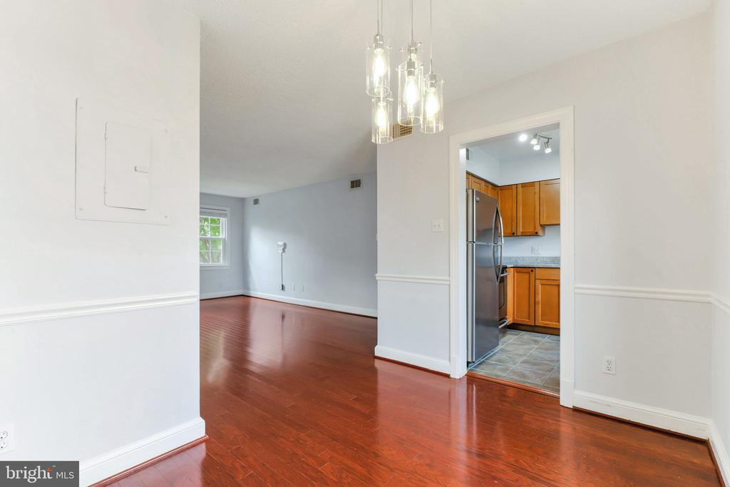 2707 ARLINGTON BOULEVARD Unit: 106