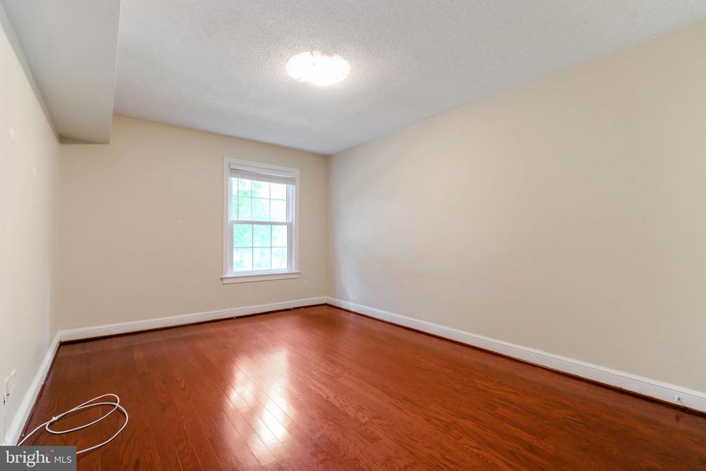 2707 ARLINGTON BOULEVARD Unit: 106