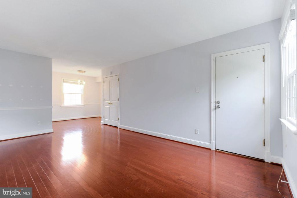 2707 ARLINGTON BOULEVARD Unit: 106