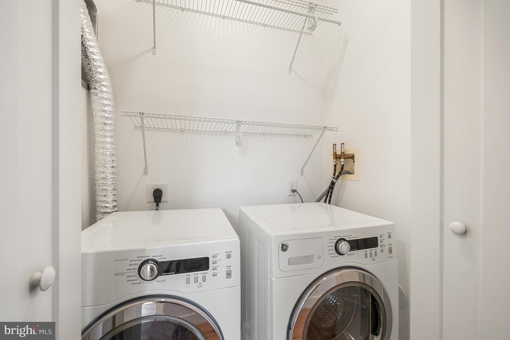 1245 N PIERCE STREET Unit: 8