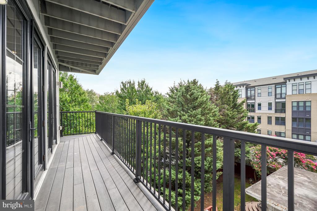 1245 N PIERCE STREET Unit: 8