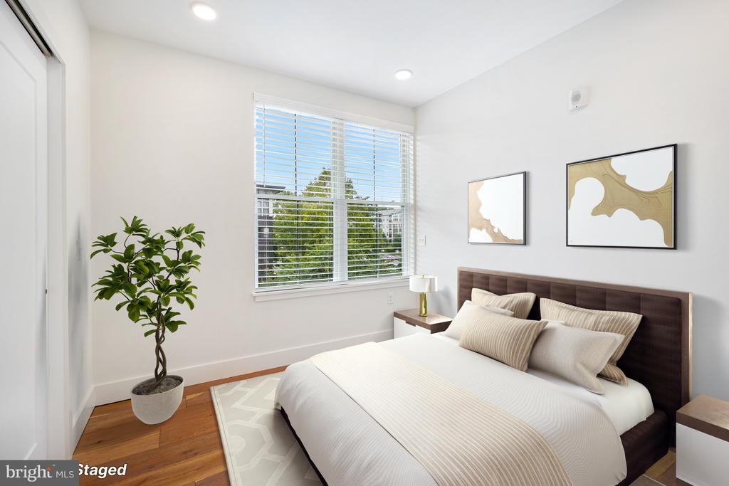 1245 N PIERCE STREET Unit: 8