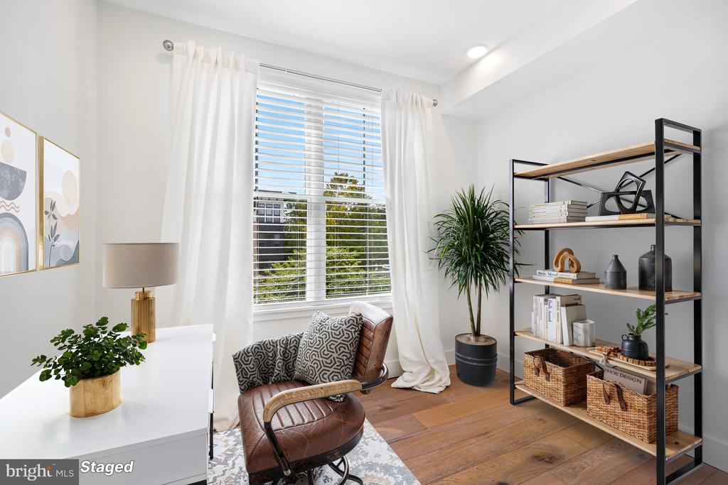 1245 N PIERCE STREET Unit: 8