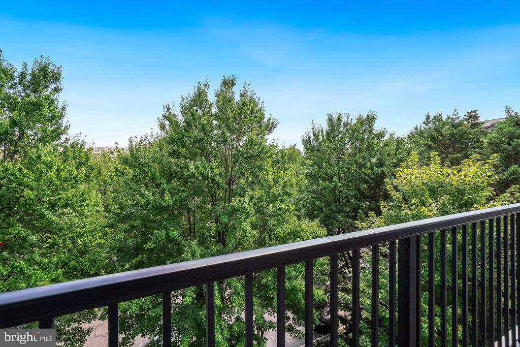 1245 N PIERCE STREET Unit: 8