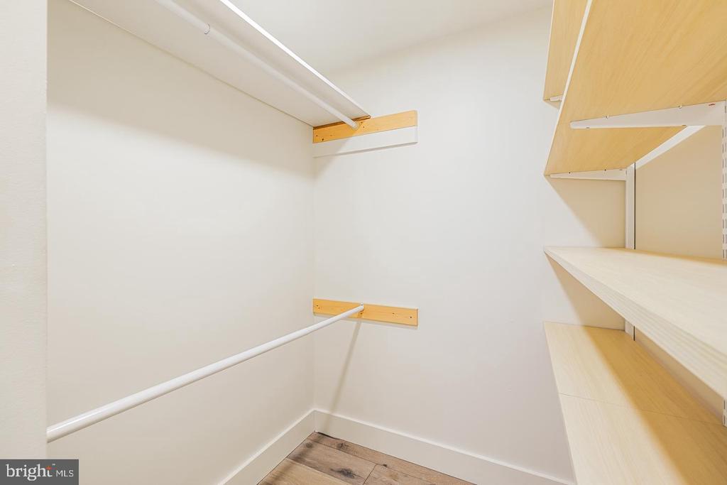 1245 N PIERCE STREET Unit: 8