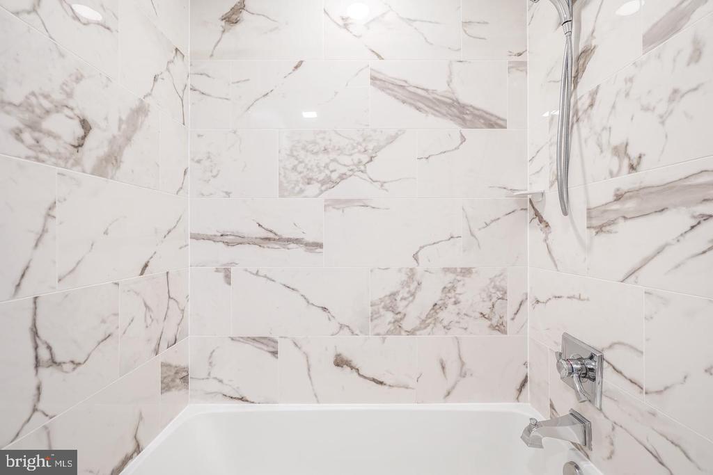 1245 N PIERCE STREET Unit: 8