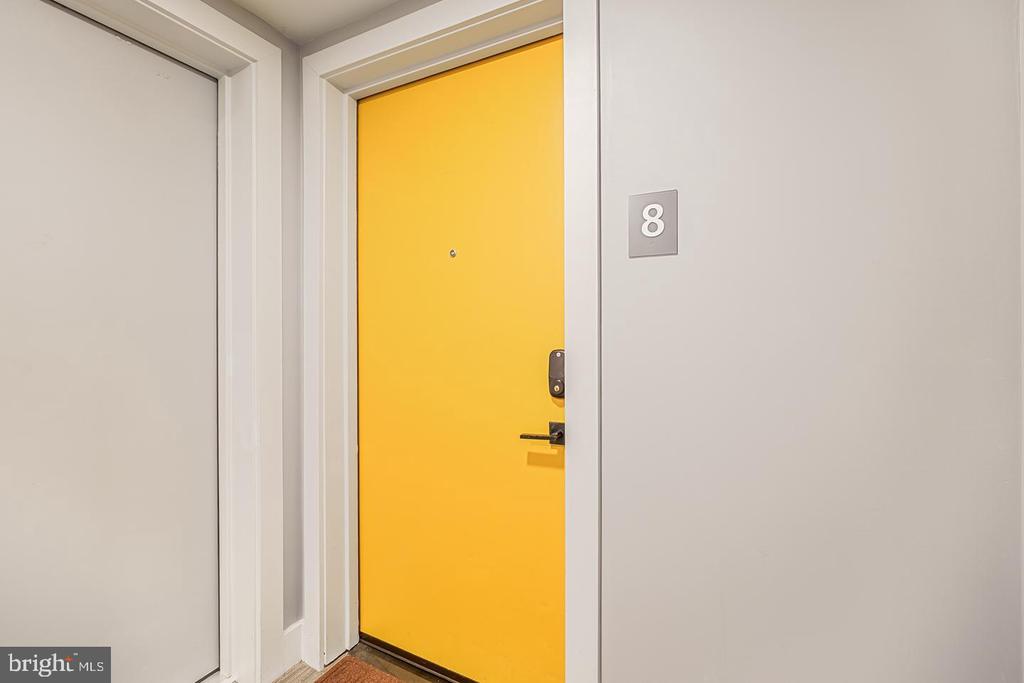 1245 N PIERCE STREET Unit: 8