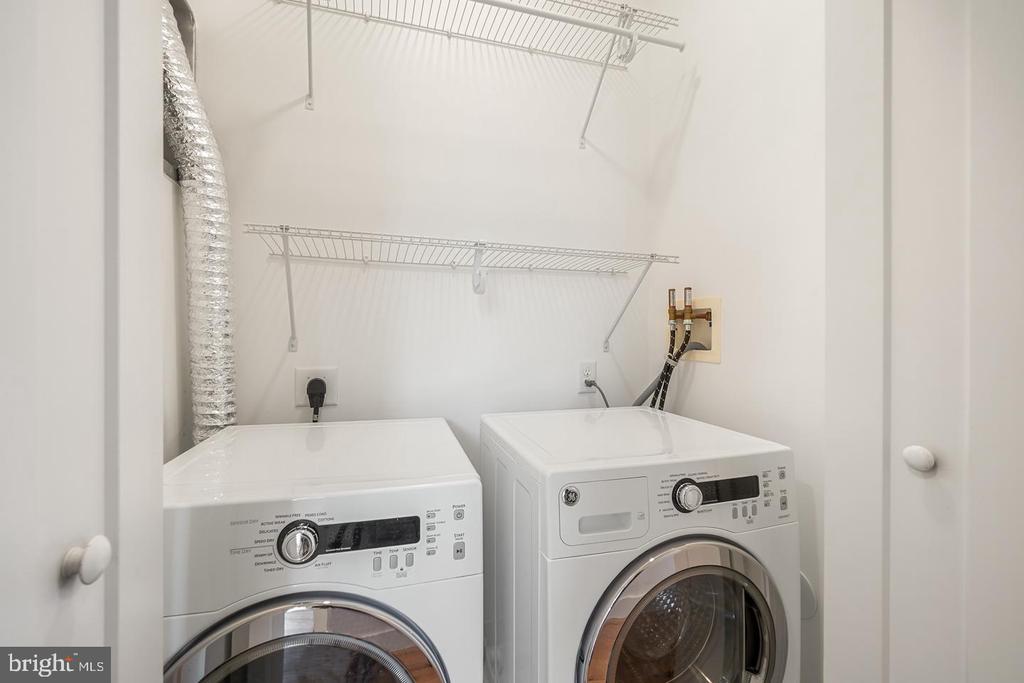 1245 N PIERCE STREET Unit: 8