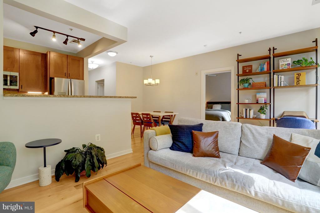 2200 N WESTMORELAND STREET Unit: 218