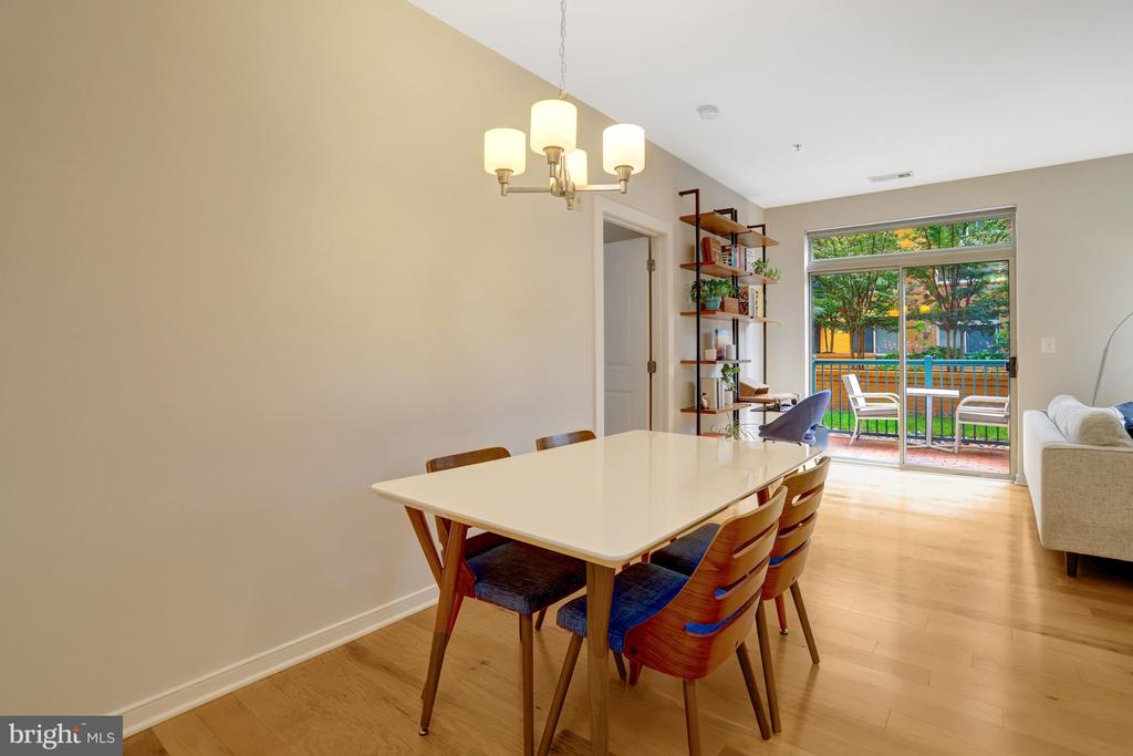 2200 N WESTMORELAND STREET Unit: 218