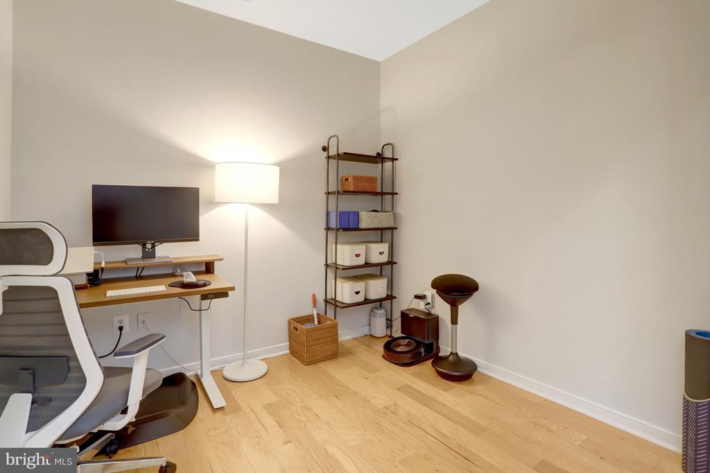 2200 N WESTMORELAND STREET Unit: 218