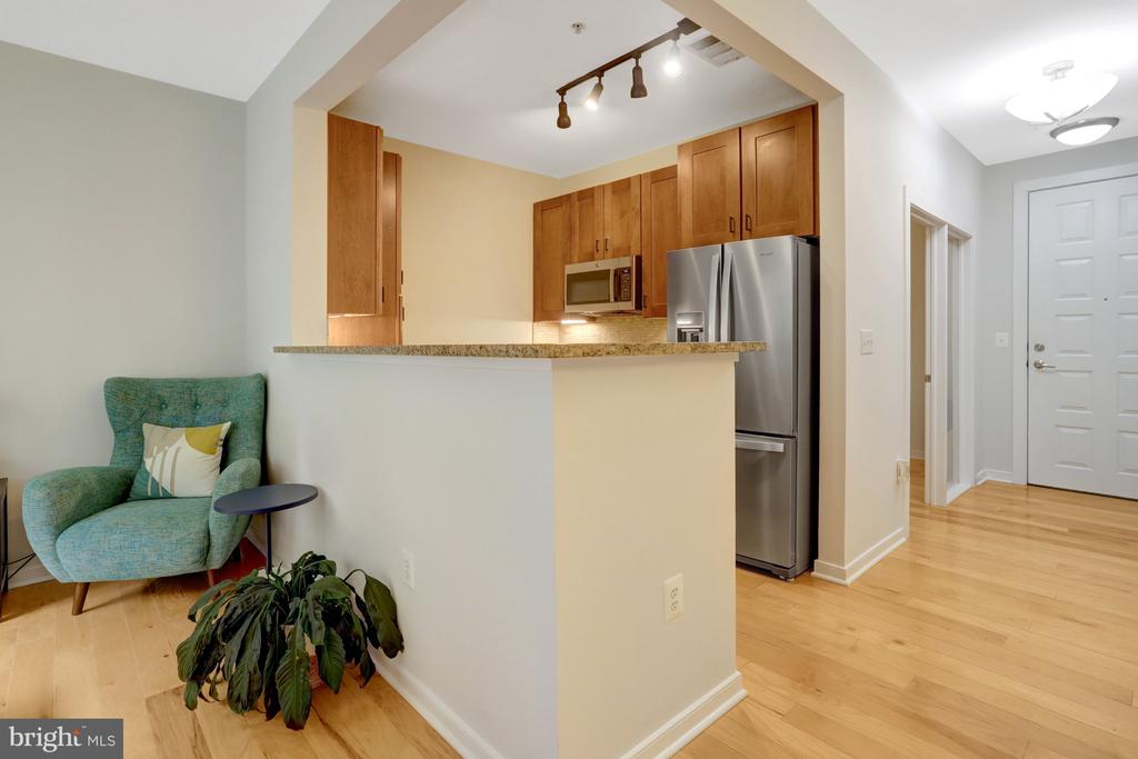 2200 N WESTMORELAND STREET Unit: 218