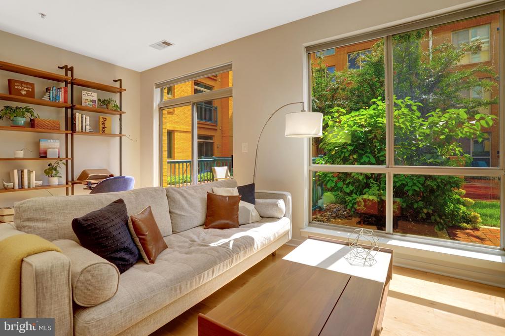 2200 N WESTMORELAND STREET Unit: 218