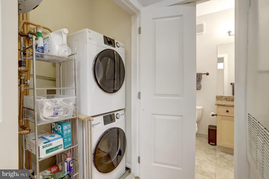 2200 N WESTMORELAND STREET Unit: 218