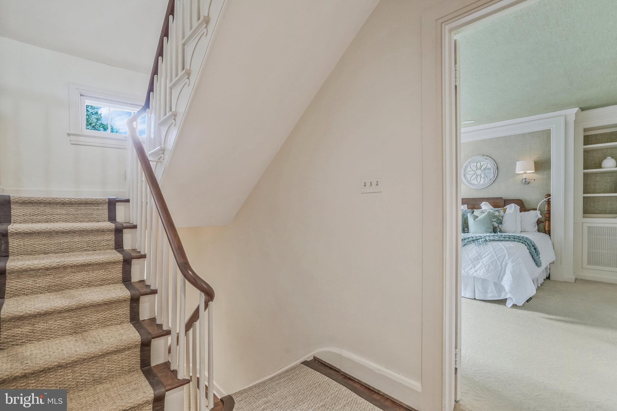 207 S FAIRFAX STREET
