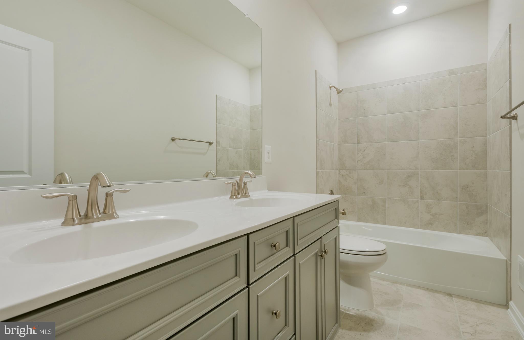 2348 HAWKSHILL DRIVE HARLOW II # 2222