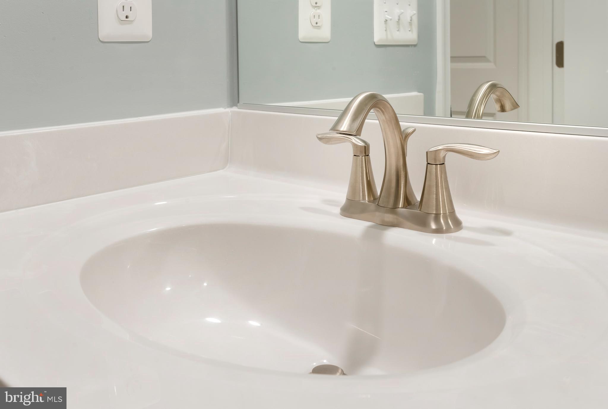 2348 HAWKSHILL DRIVE HARLOW II # 2222