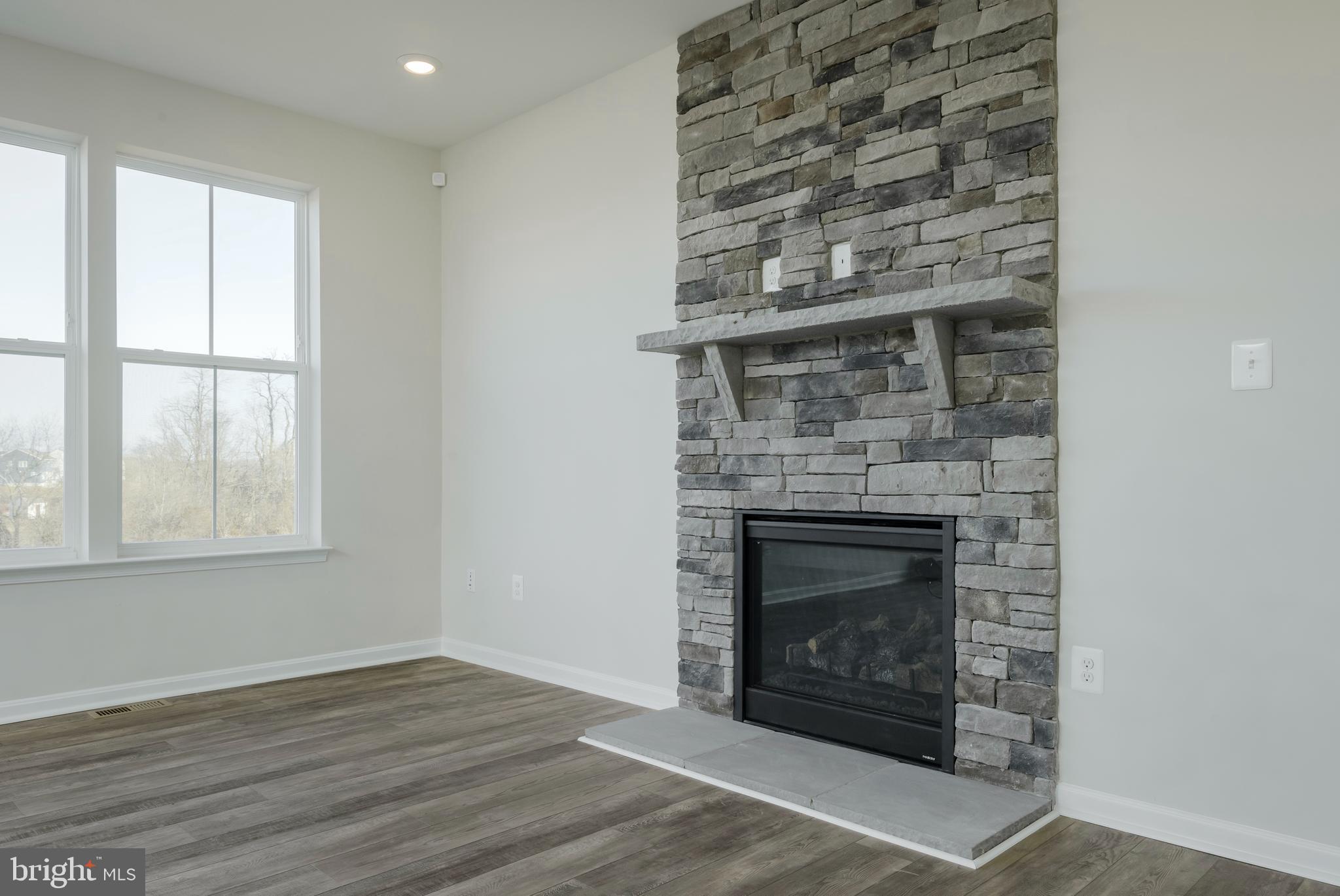 2348 HAWKSHILL DRIVE HARLOW II # 2222