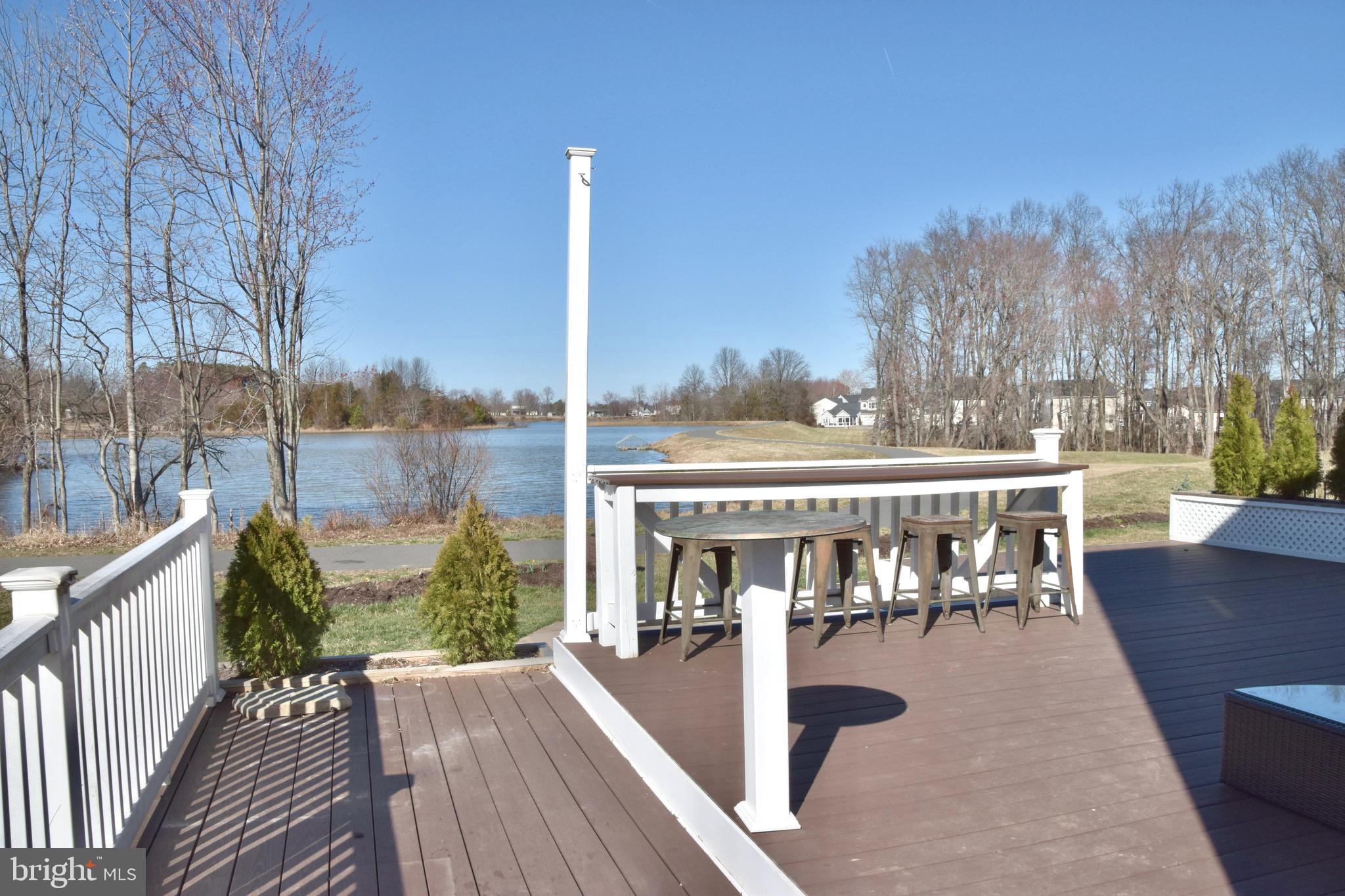 7491 LAKE WILLOW COURT