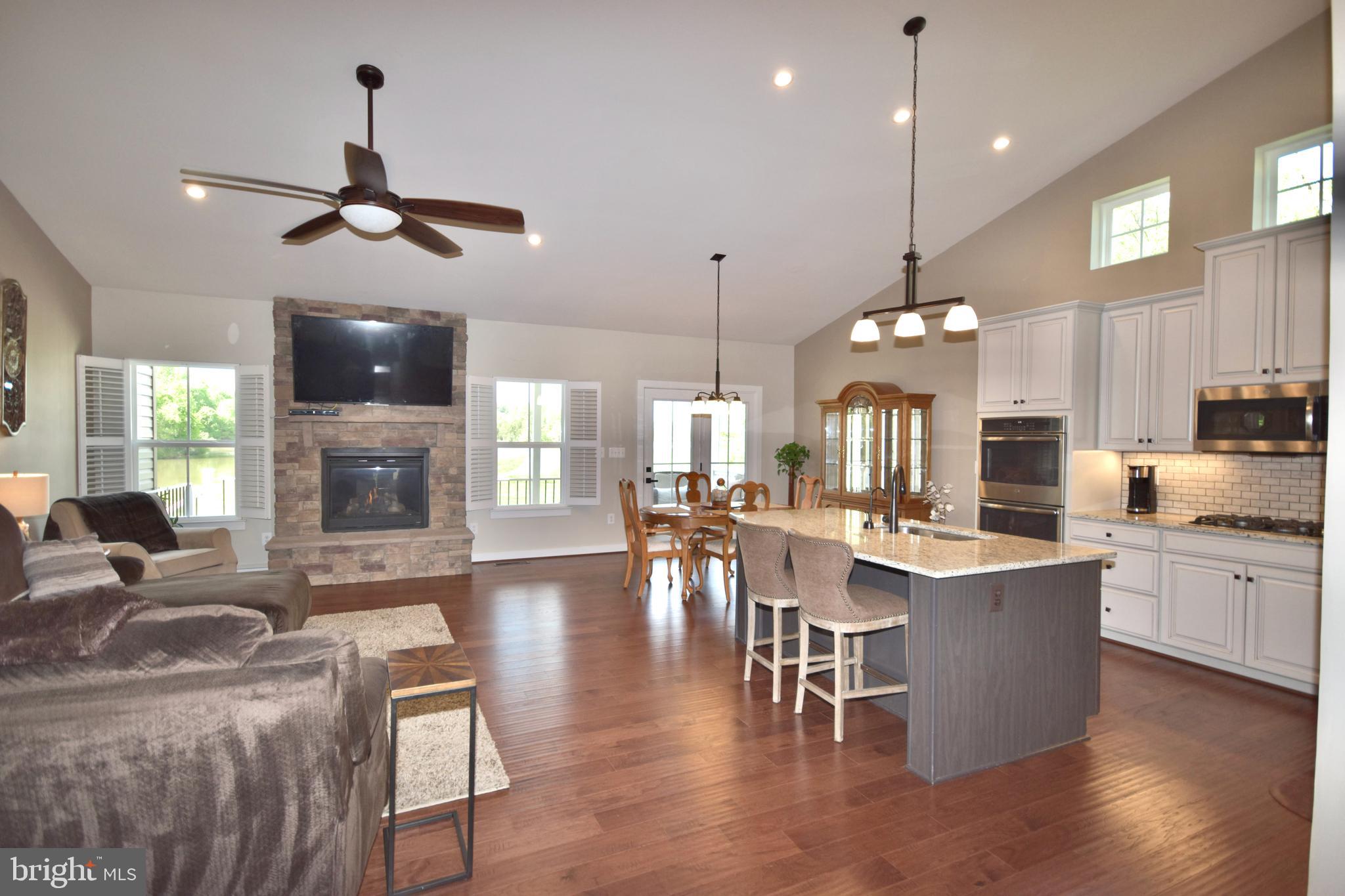 7495 LAKE WILLOW COURT