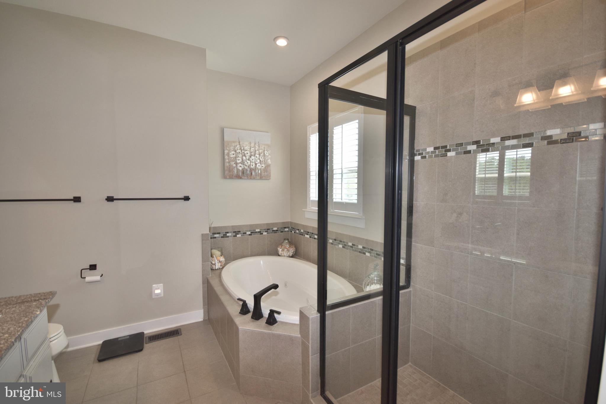 7495 LAKE WILLOW COURT