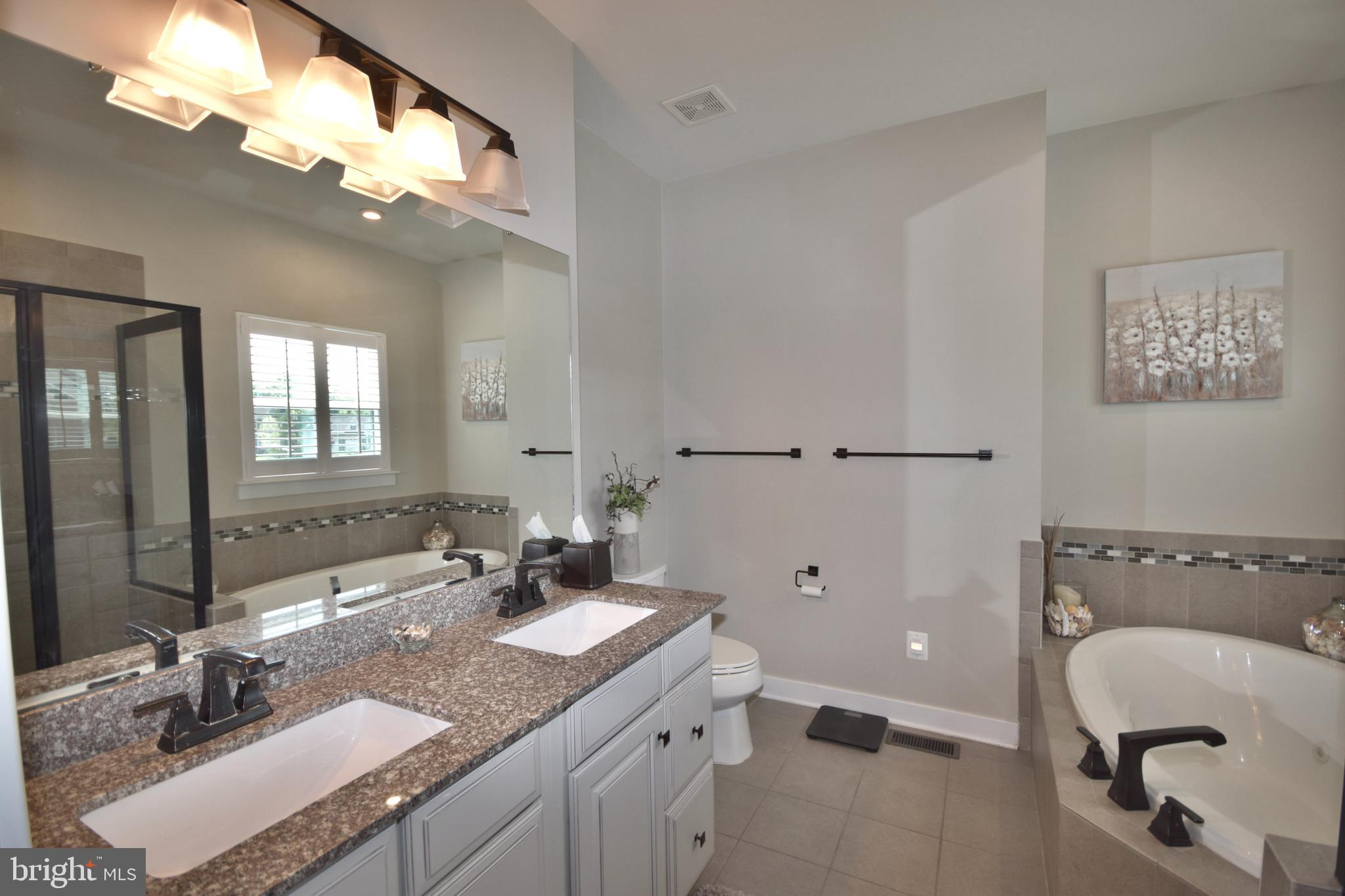 7495 LAKE WILLOW COURT