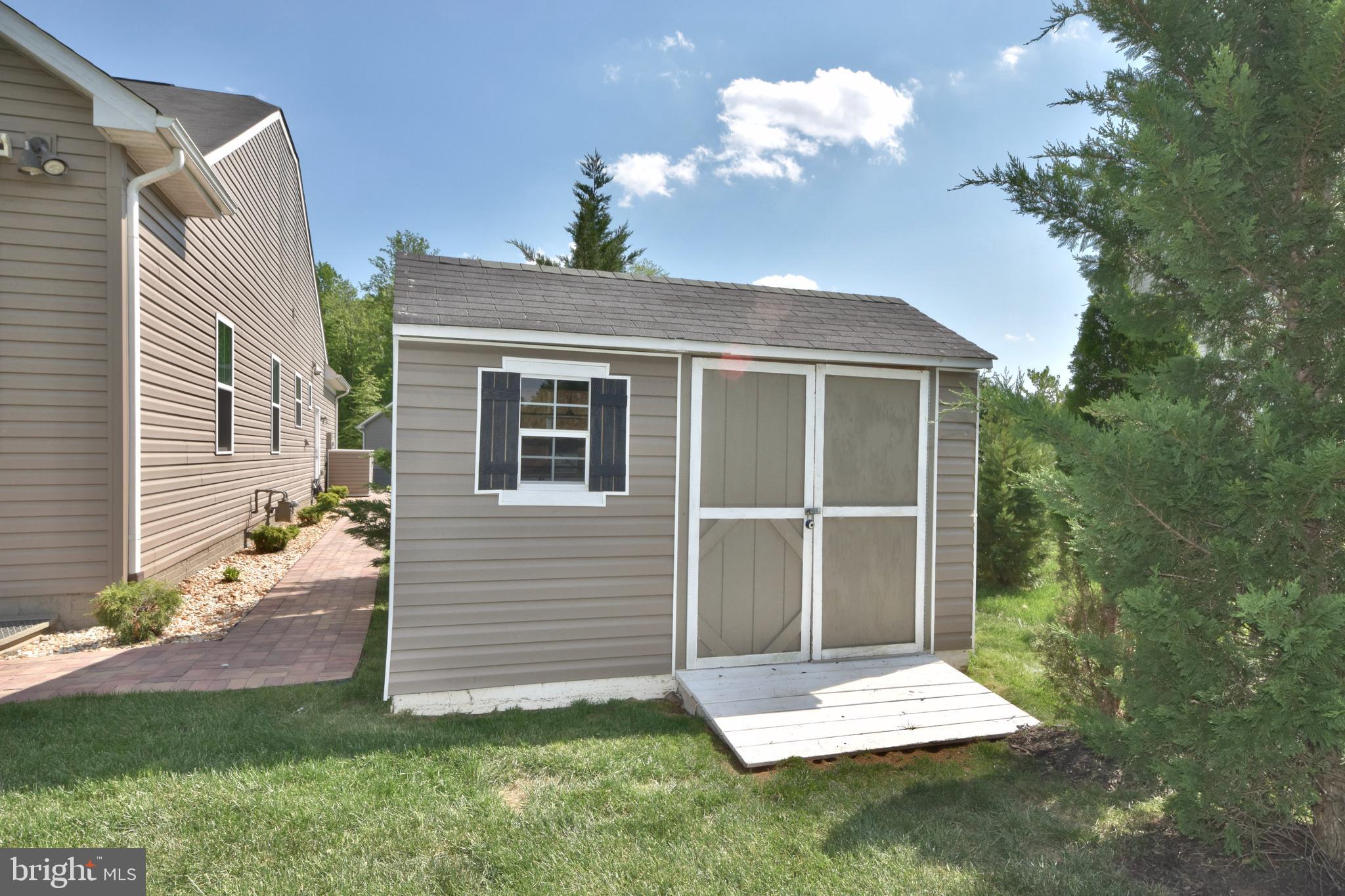 7495 LAKE WILLOW COURT