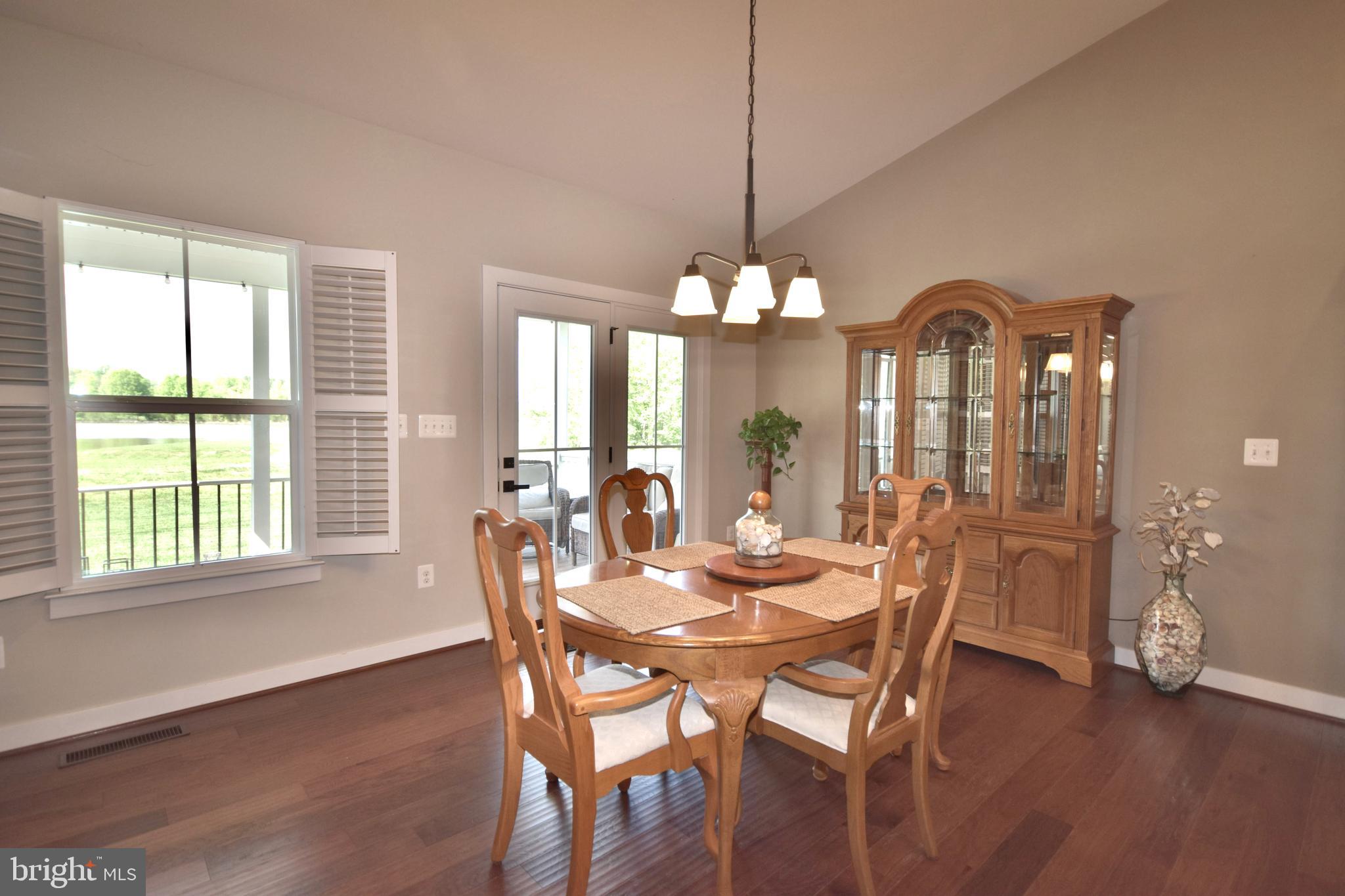 7495 LAKE WILLOW COURT