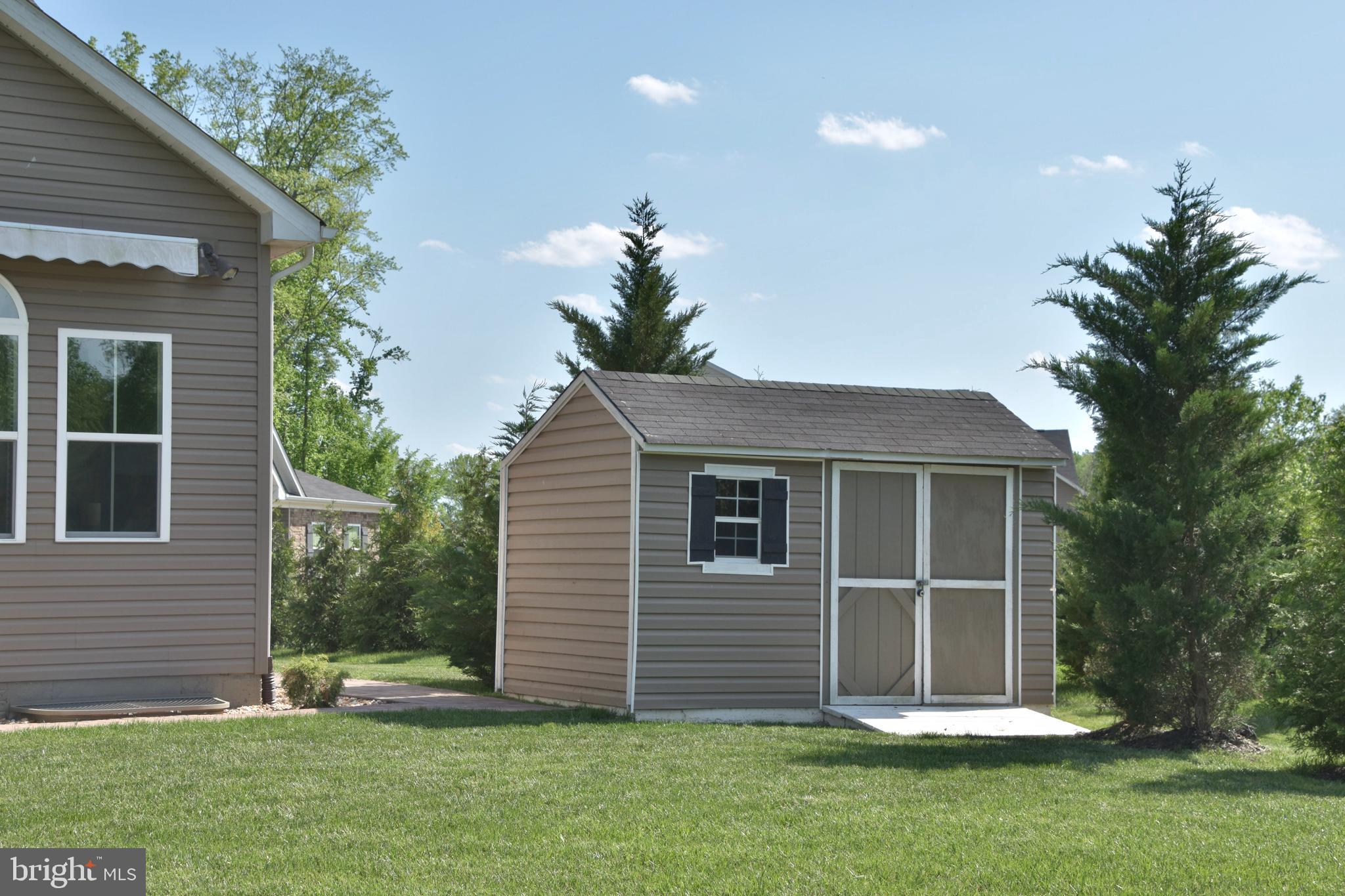 7495 LAKE WILLOW COURT