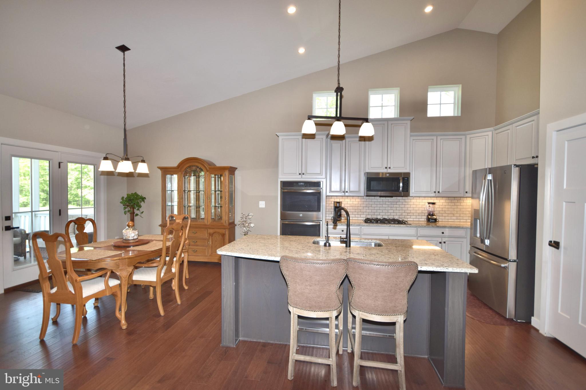 7495 LAKE WILLOW COURT