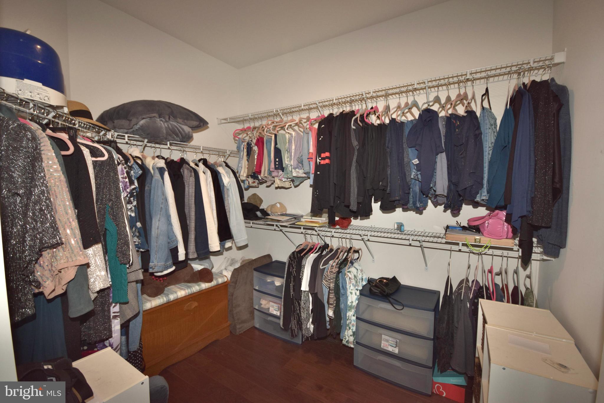 7495 LAKE WILLOW COURT