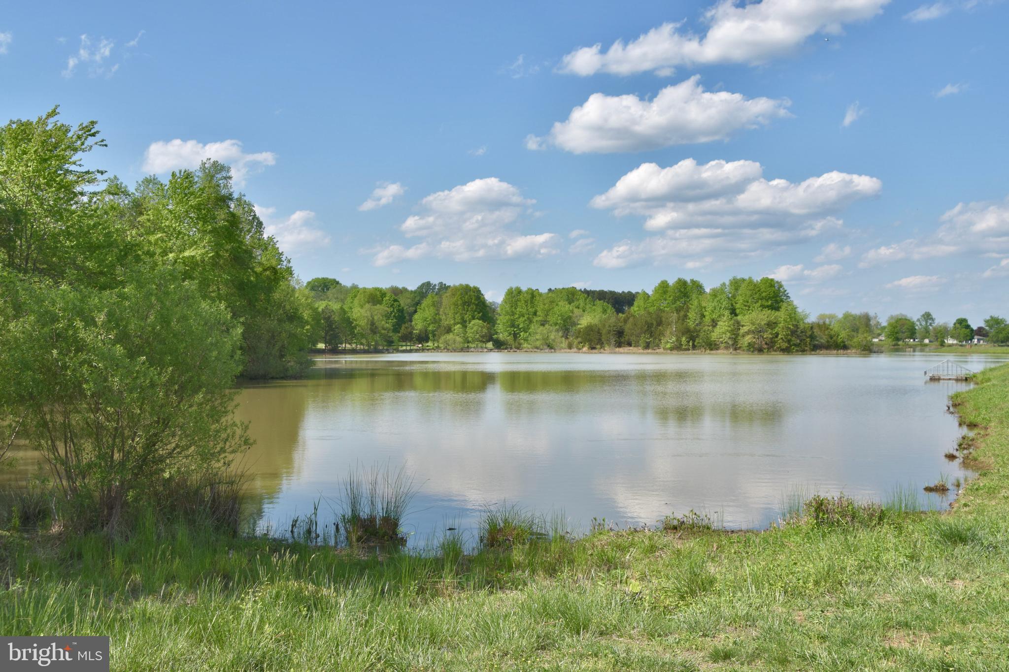 7495 LAKE WILLOW COURT