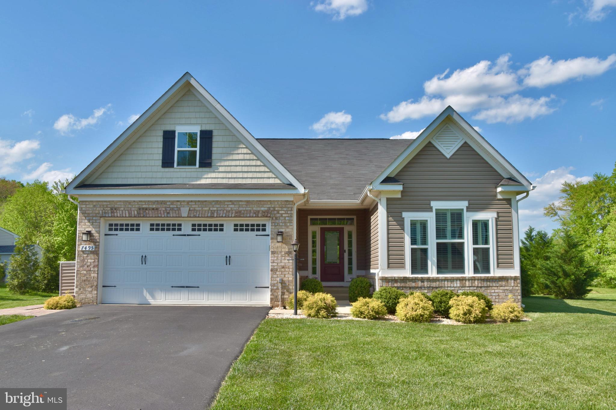 7495 LAKE WILLOW COURT