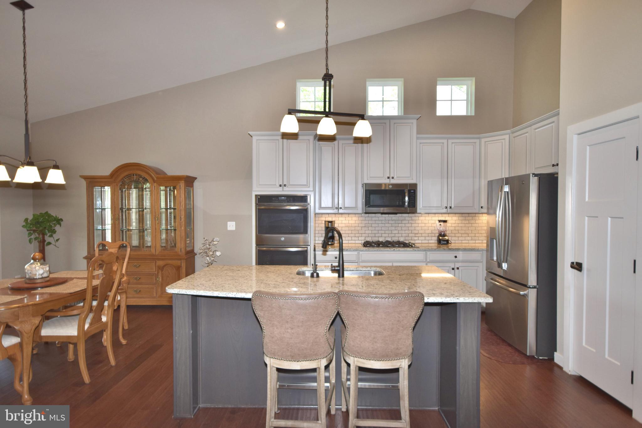 7495 LAKE WILLOW COURT