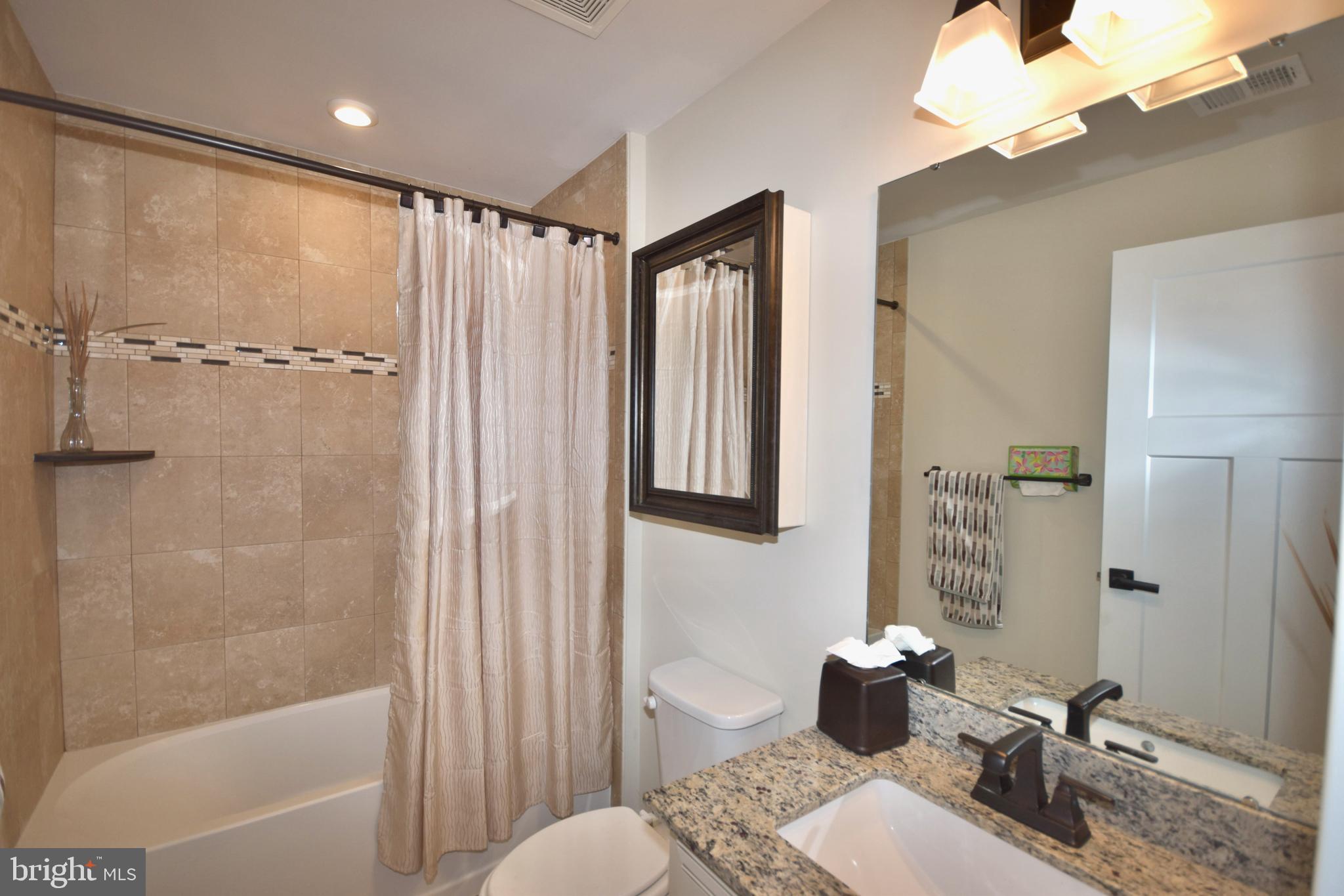 7495 LAKE WILLOW COURT