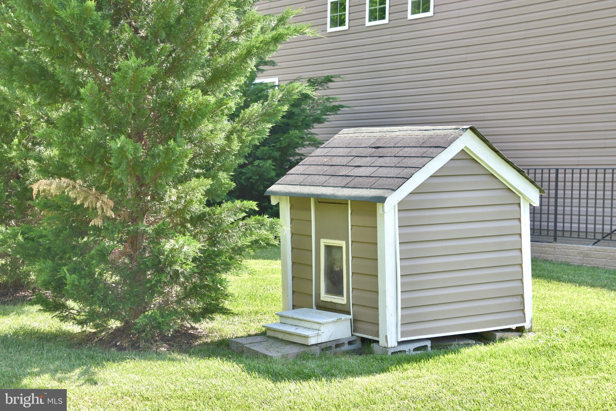 7495 LAKE WILLOW COURT